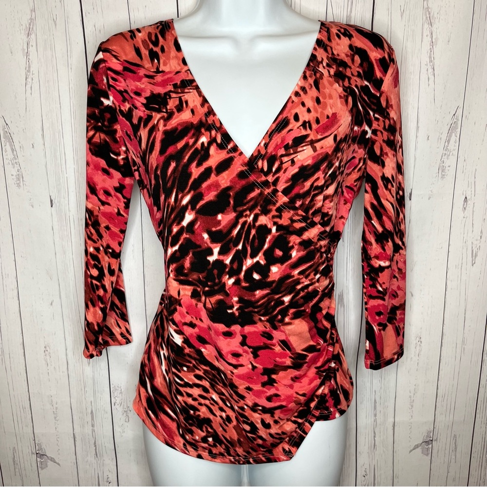 Jennifer Lopez Top Women’s XS Red Black Animal Print V-Neck
